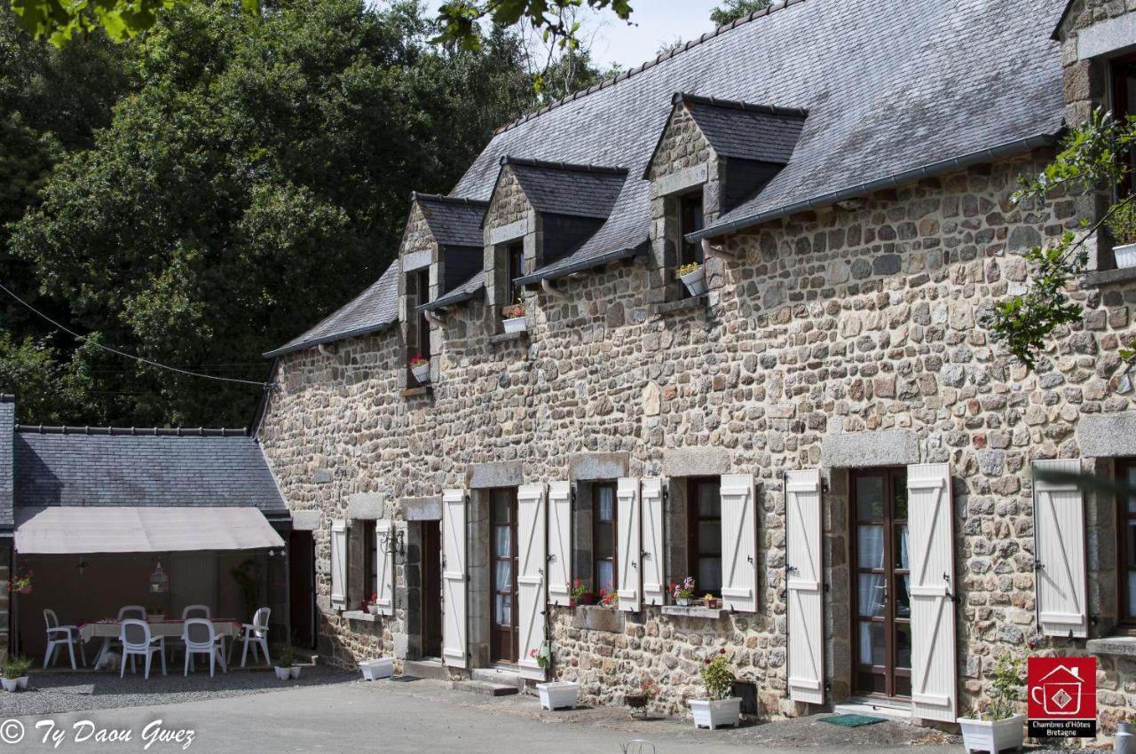 Ty Daou Gwez Bed & Breakfast Irodouer Exterior photo